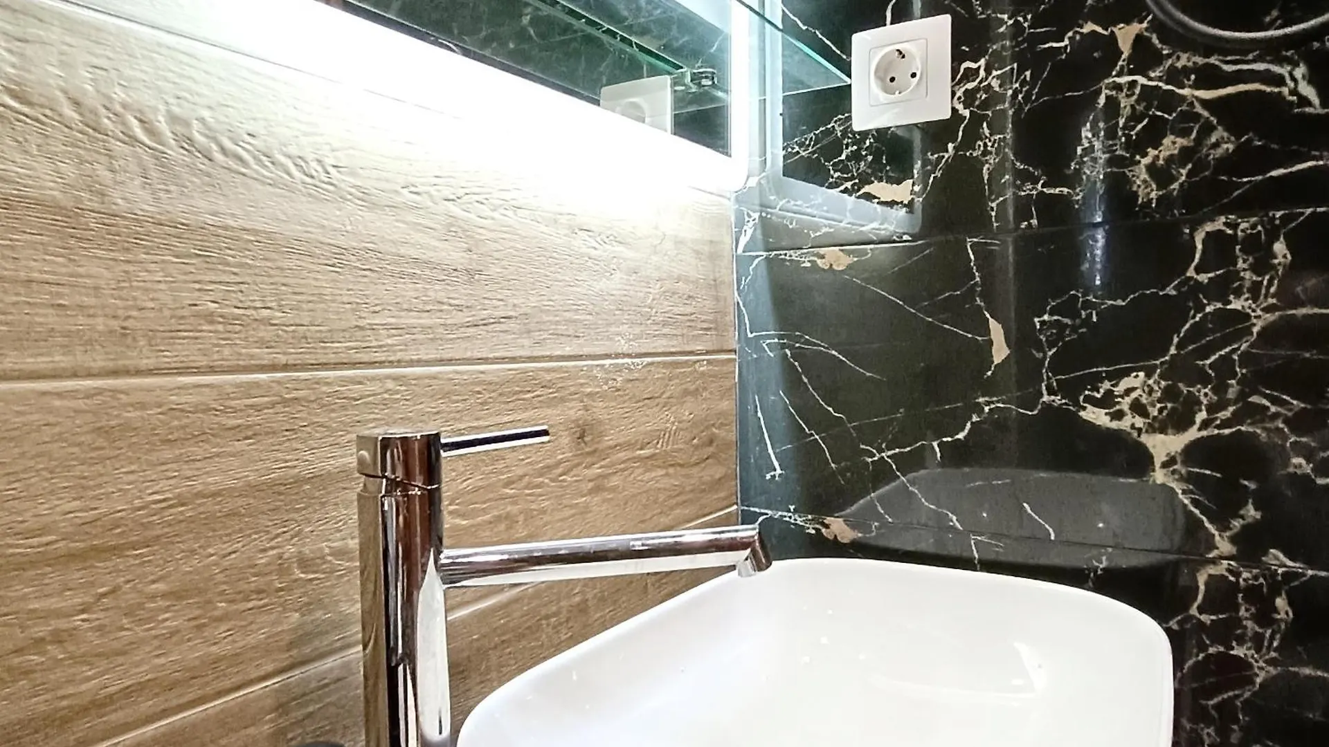 Apartment Purple Tulip Studio City Center Thessaloniki Greece